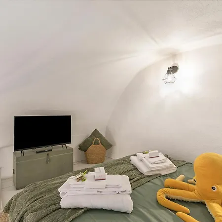 Apartment La Torretta With Terrace, - Happy *